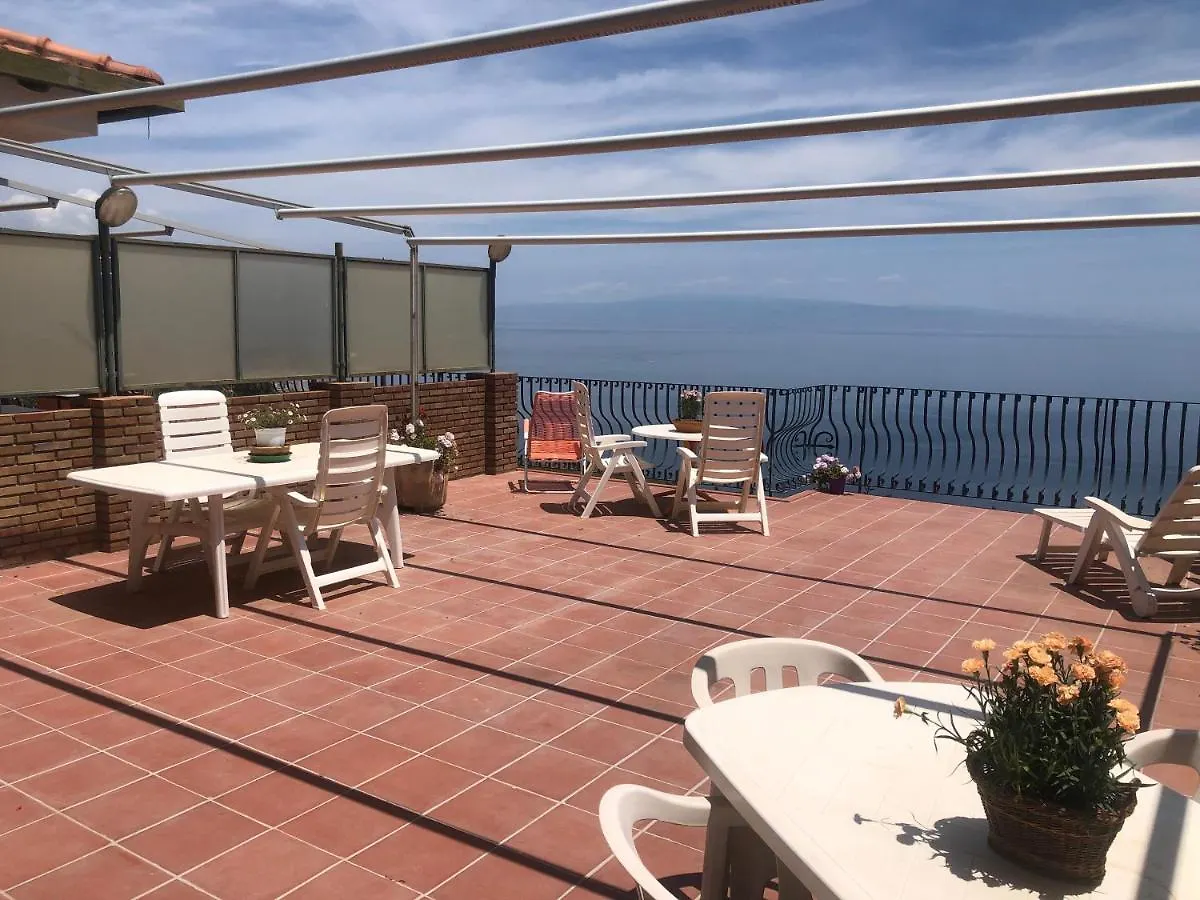 Mare Luna Casa Taormina Holiday home