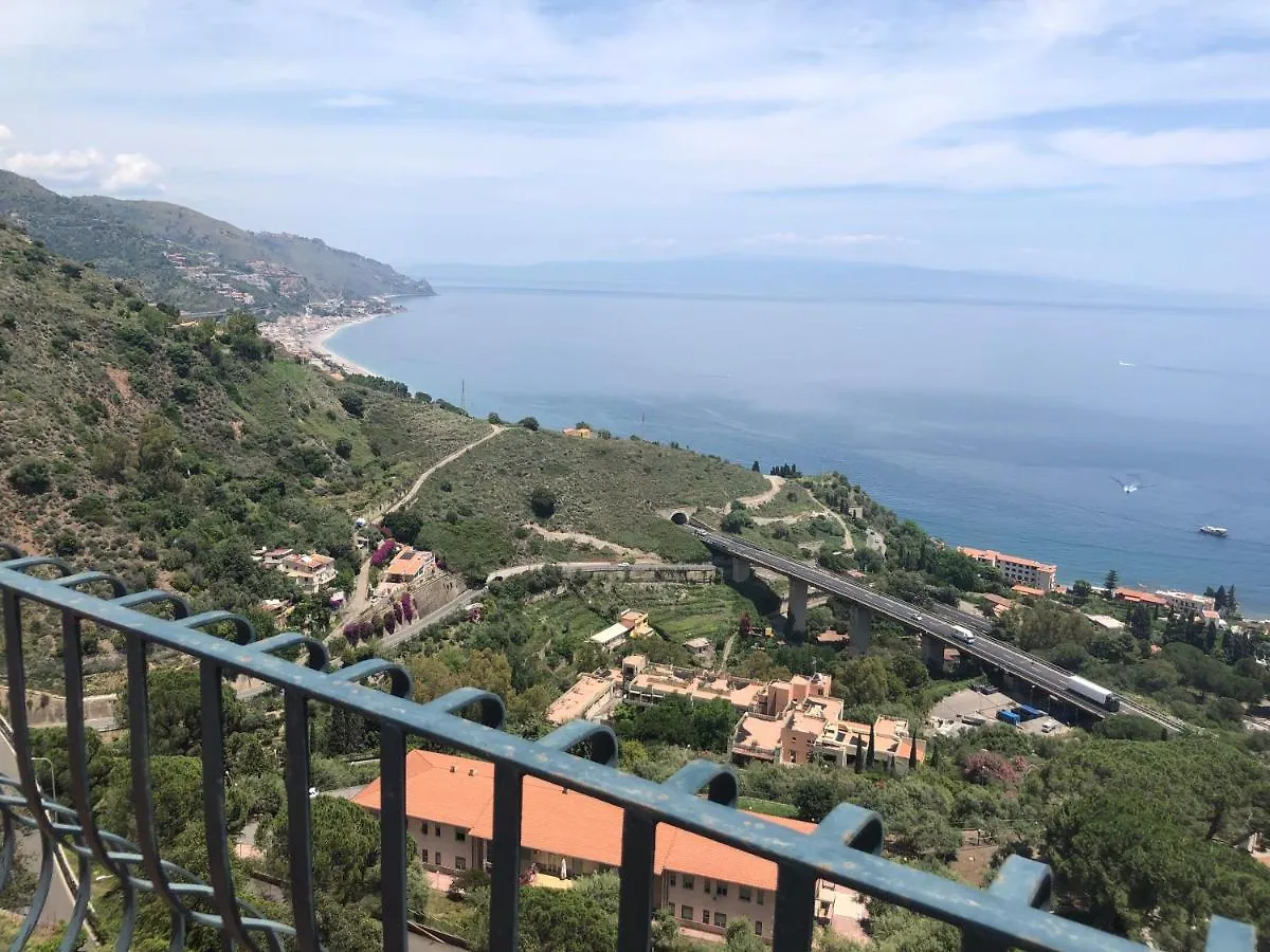 Mare Luna Casa Taormina 0*,  Italy