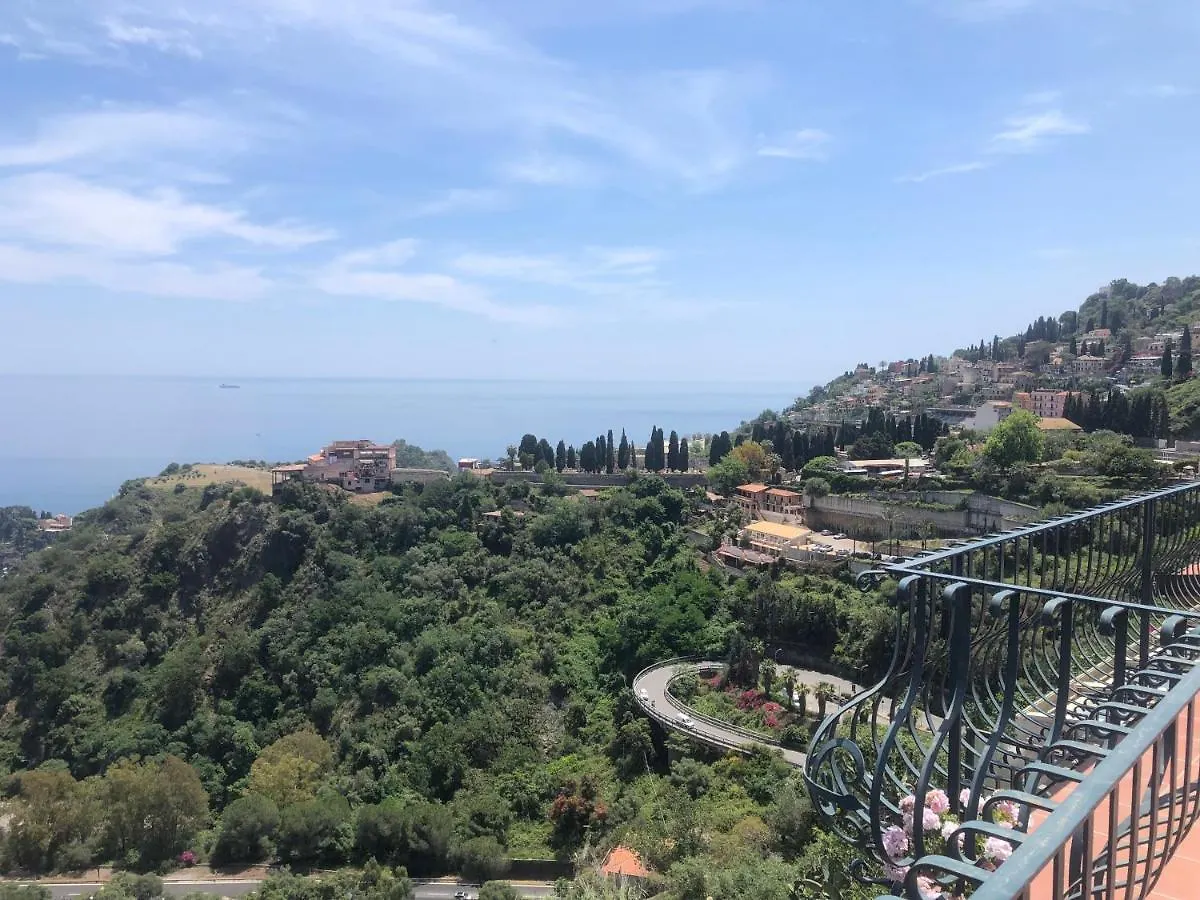 Mare Luna Casa Taormina Holiday home